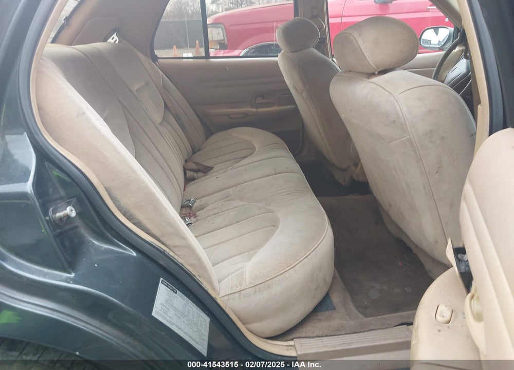 1998 FORD CROWN VICTORIA VIN: 2FAFP73W2WX100941