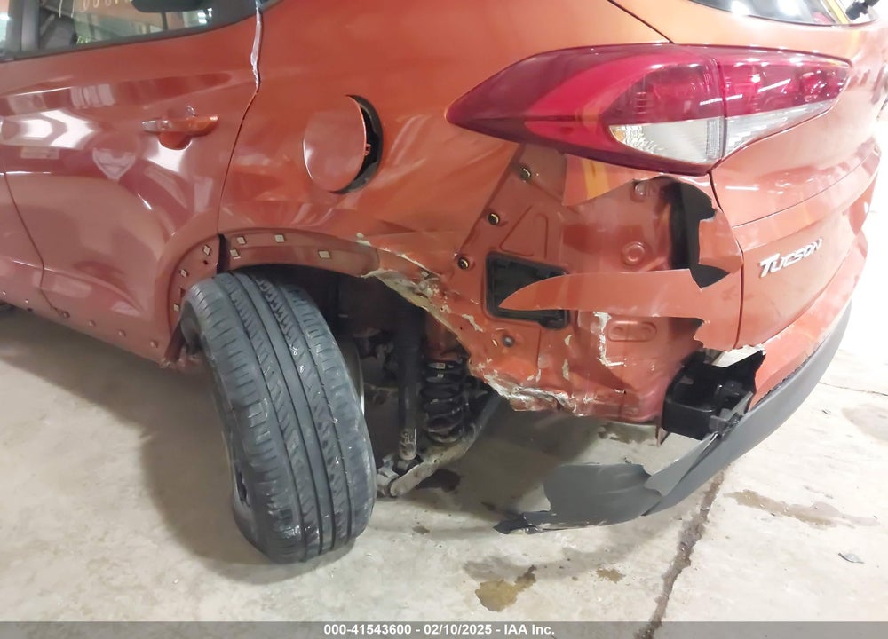 2017 HYUNDAI TUCSON SE VIN: KM8J23A47HU427547