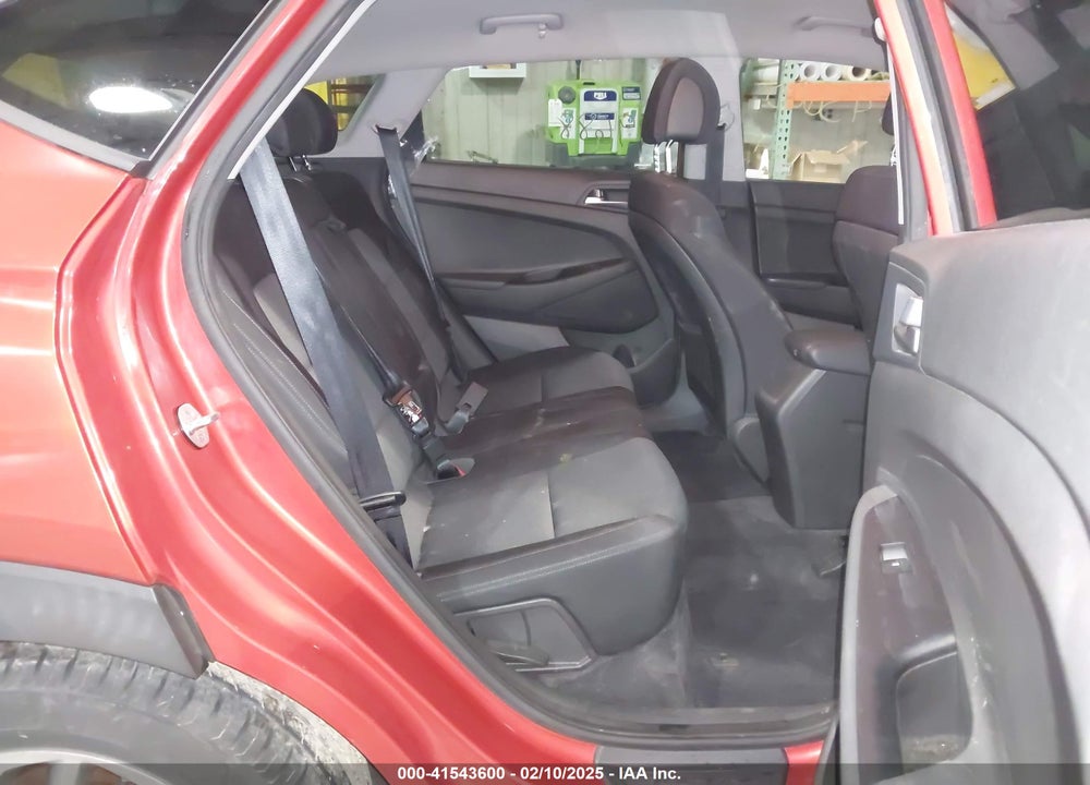 2017 HYUNDAI TUCSON SE VIN: KM8J23A47HU427547