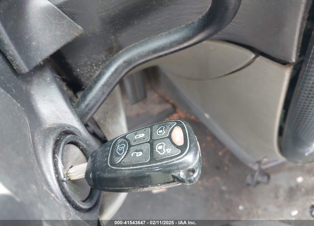 2005 DODGE GRAND CARAVAN SXT VIN: 2D4GP44L35R132868