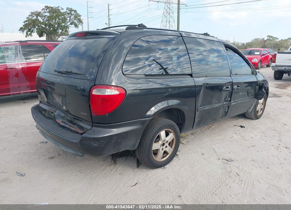 2005 DODGE GRAND CARAVAN SXT VIN: 2D4GP44L35R132868