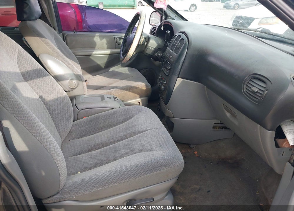 2005 DODGE GRAND CARAVAN SXT VIN: 2D4GP44L35R132868
