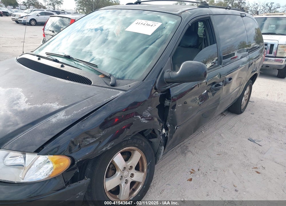 2005 DODGE GRAND CARAVAN SXT VIN: 2D4GP44L35R132868