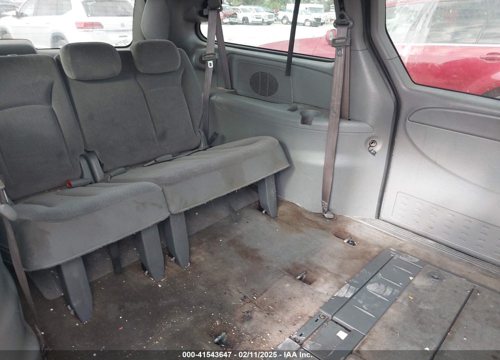 2005 DODGE GRAND CARAVAN SXT VIN: 2D4GP44L35R132868