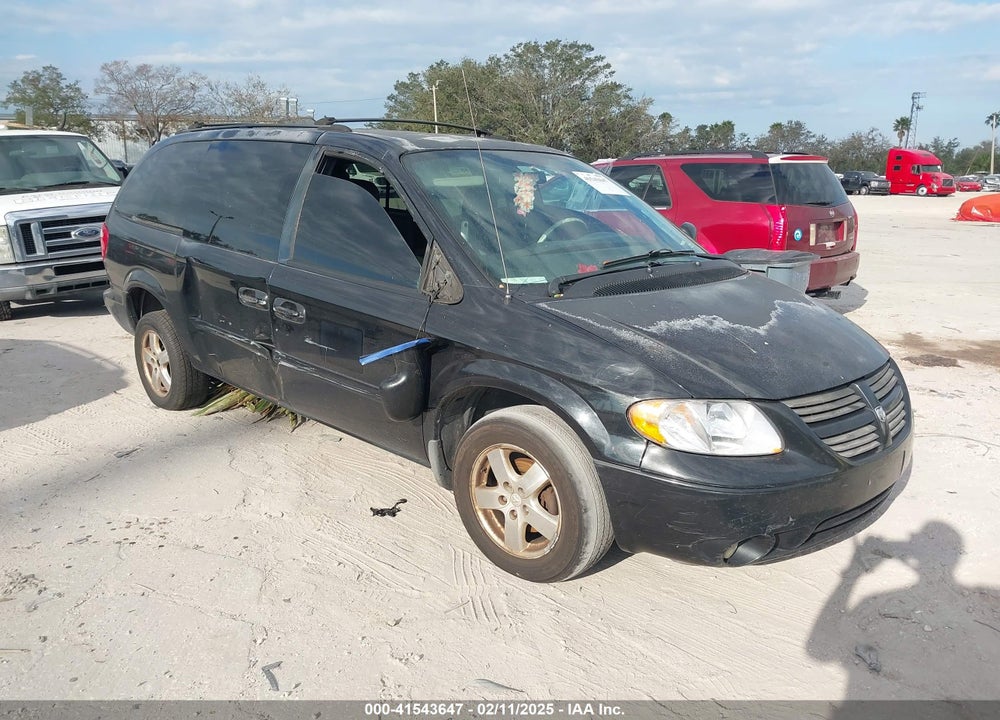 2005 DODGE GRAND CARAVAN SXT VIN: 2D4GP44L35R132868