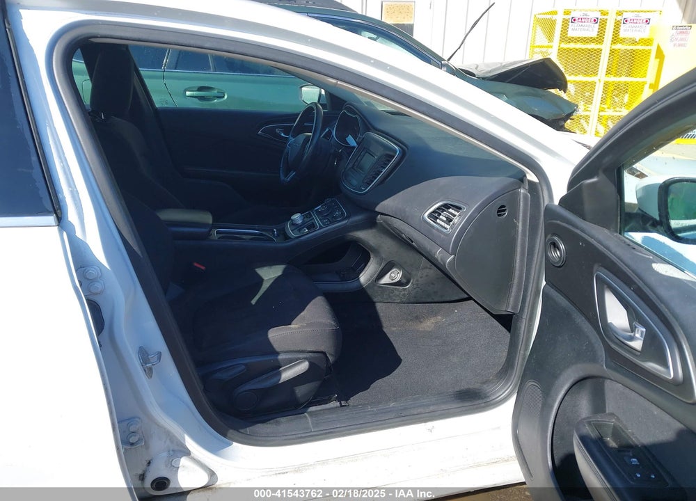2015 CHRYSLER 200 VIN: 1C3CCCAB8FN552688