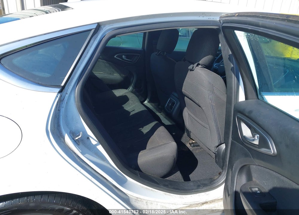 2015 CHRYSLER 200 VIN: 1C3CCCAB8FN552688