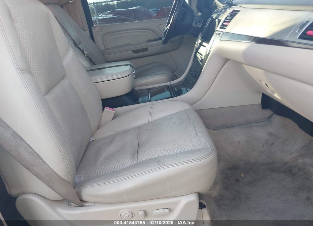 2007 CADILLAC ESCALADE STANDARD VIN: 1GYFK63837R395431