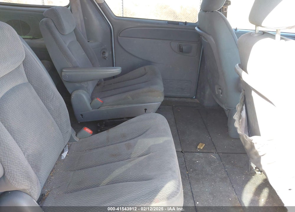 2006 CHRYSLER TOWN & COUNTRY LX VIN: 2A4GP44R96R632272