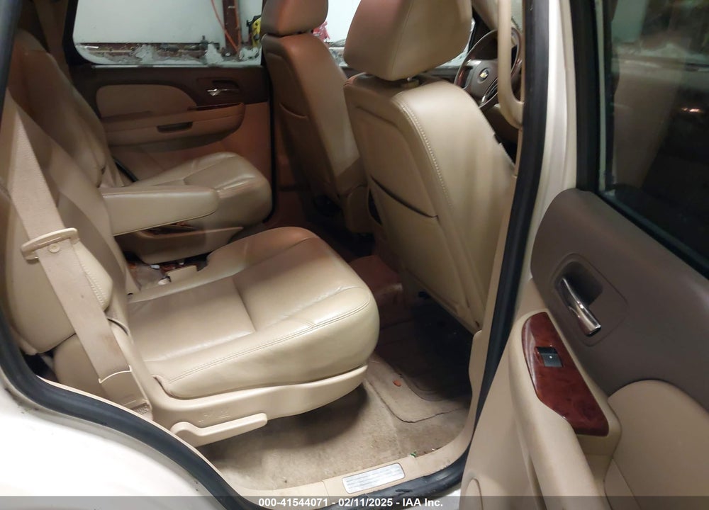 2011 CHEVROLET TAHOE VIN: 1GNSKCE05BR217546