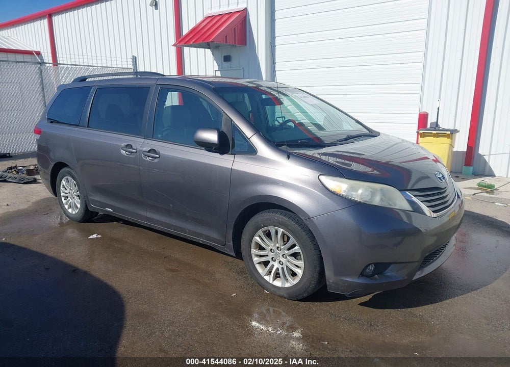 2012 TOYOTA SIENNA XLE V6 8 PASSENGER VIN: 5TDYK3DC0CS249502