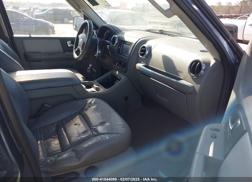 2005 FORD EXPEDITION XLT VIN: 1FMFU155X5LB02660