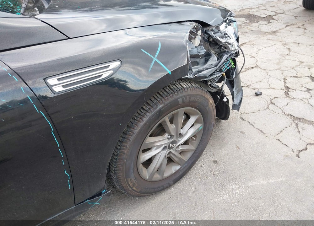 2020 KIA OPTIMA LX VIN: 5XXGT4L32LG409736