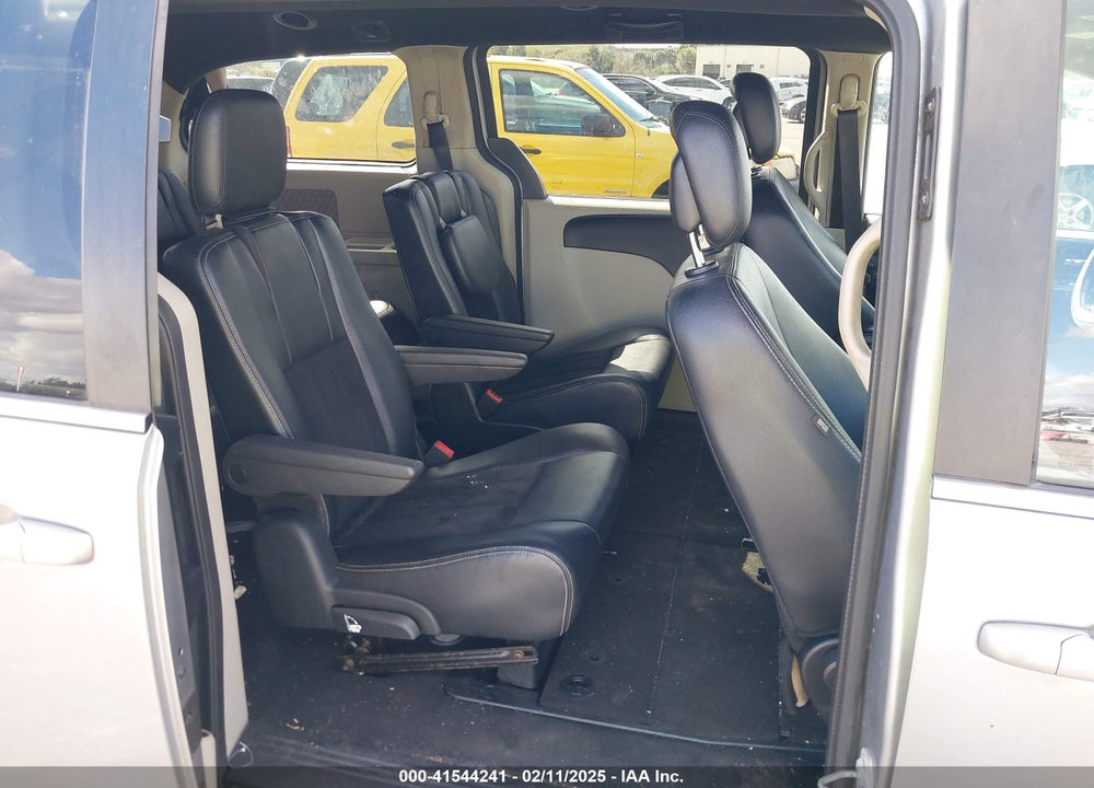 2018 DODGE GRAND CARAVAN VIN: 2C4RDGCG6JR267938