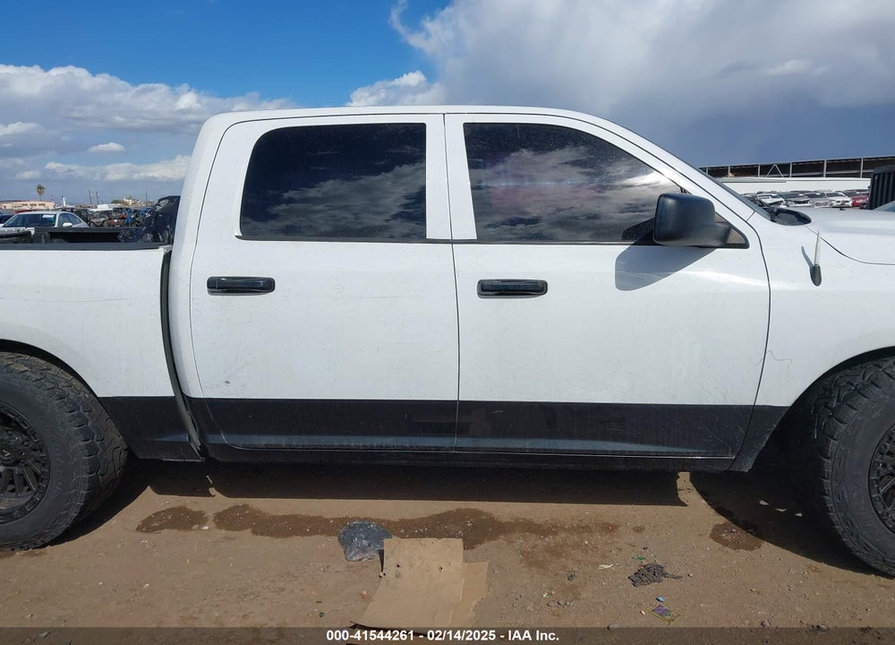 2015 RAM 1500 VIN: 1C6RR6YT3FS741990