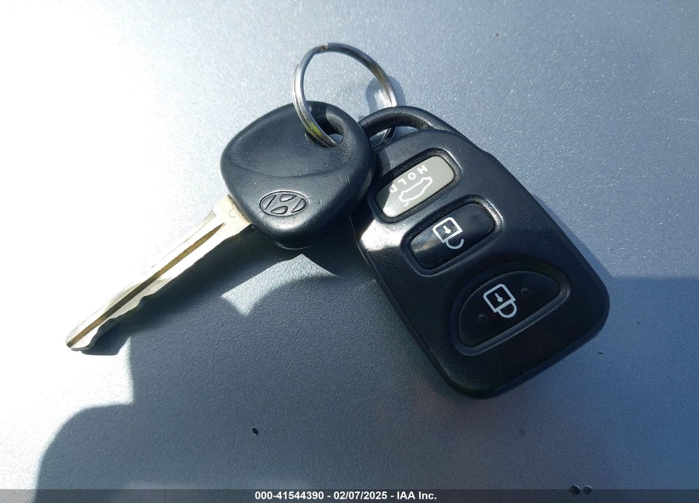 2016 HYUNDAI ELANTRA VIN: 5NPDH4AE8GH698947
