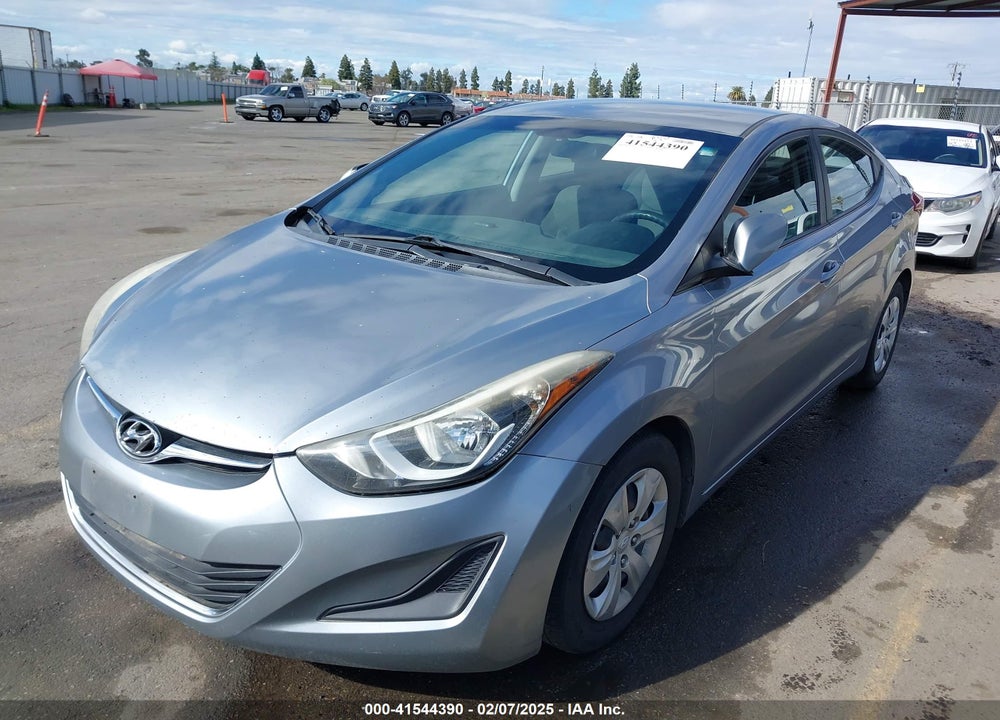 2016 HYUNDAI ELANTRA VIN: 5NPDH4AE8GH698947
