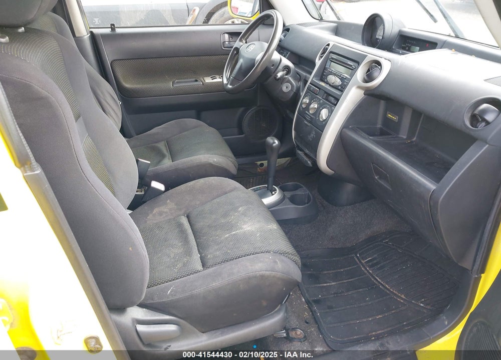 2005 SCION XB VIN: JTLKT324954015926
