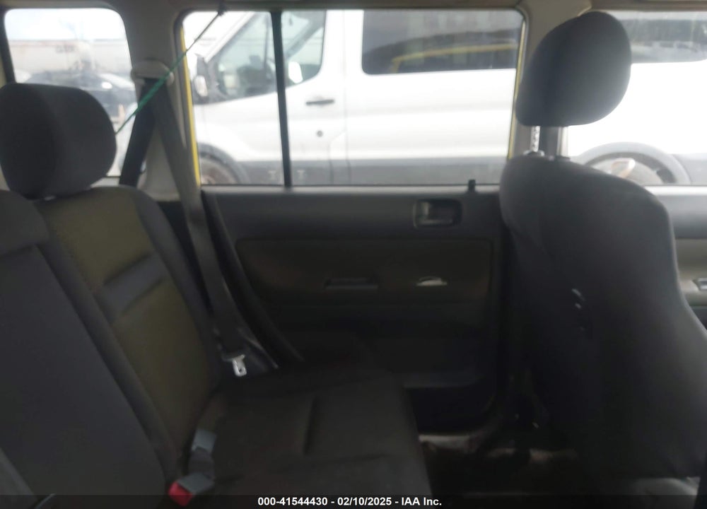 2005 SCION XB VIN: JTLKT324954015926