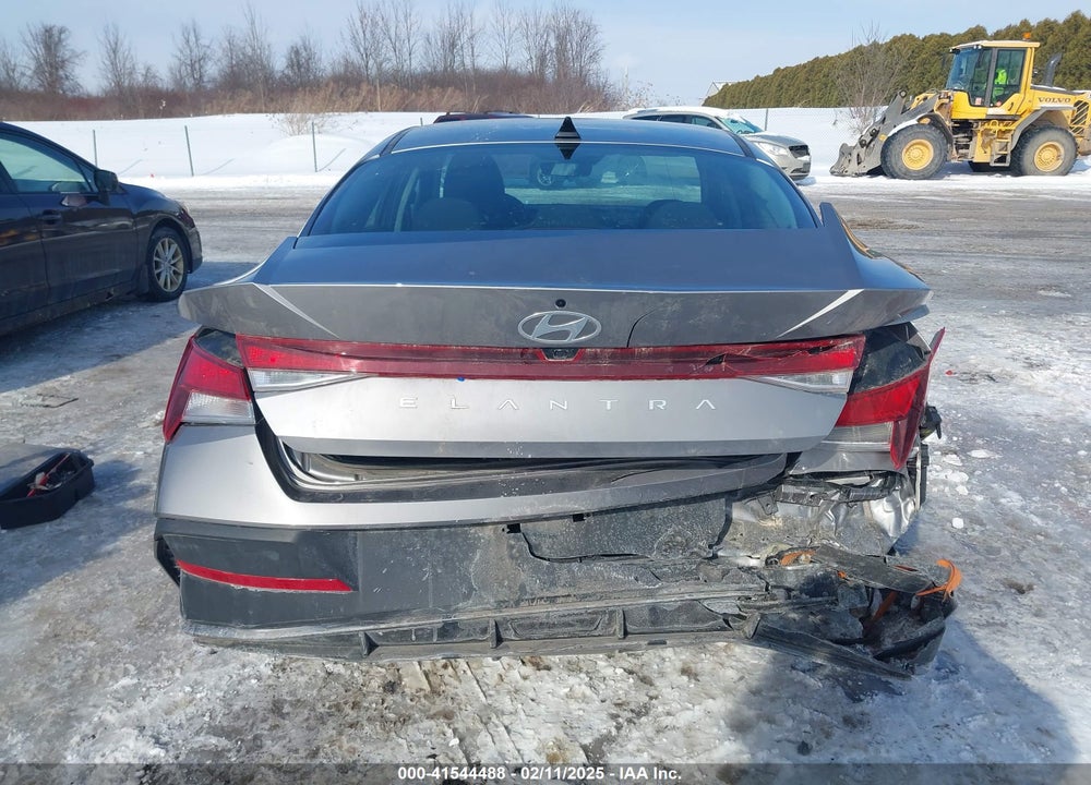 2024 HYUNDAI ELANTRA SEL VIN: KMHLM4DG0RU638198