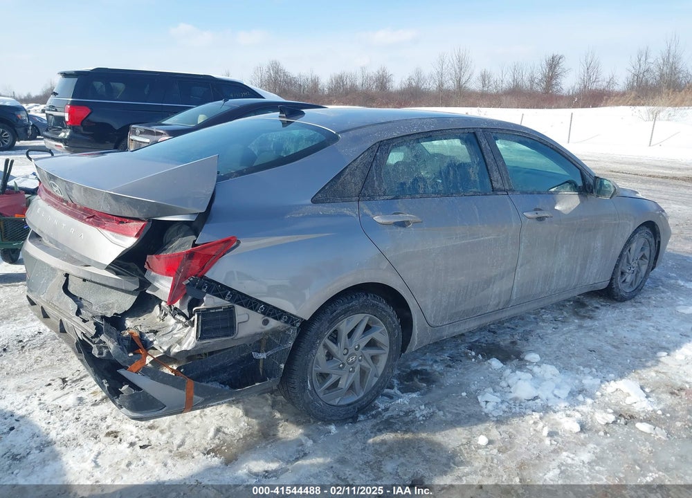 2024 HYUNDAI ELANTRA SEL VIN: KMHLM4DG0RU638198