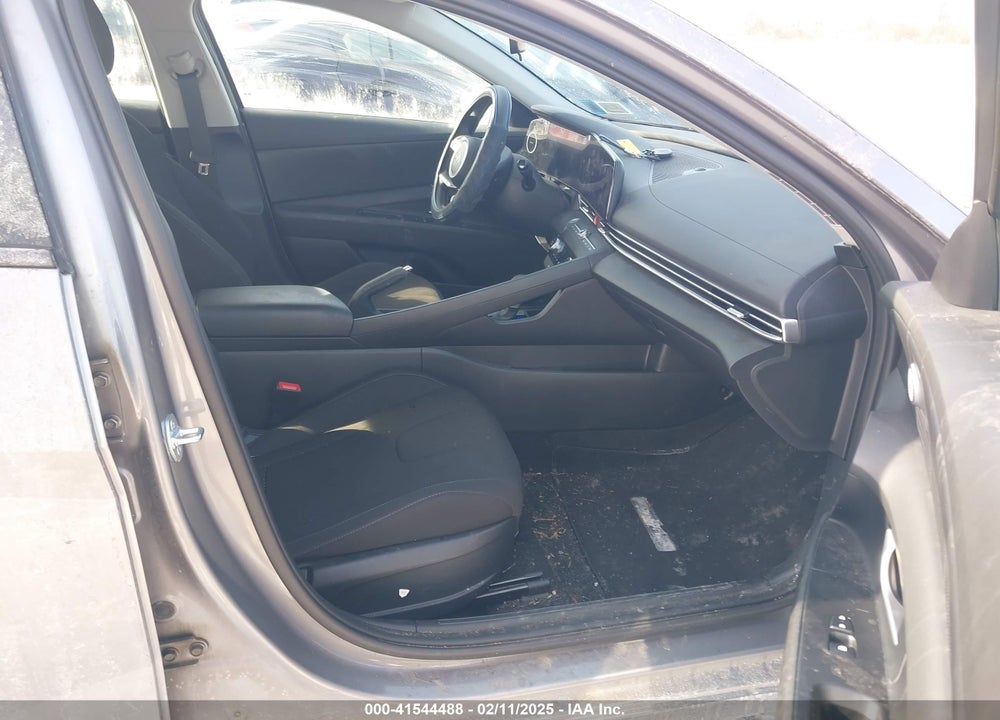 2024 HYUNDAI ELANTRA SEL VIN: KMHLM4DG0RU638198