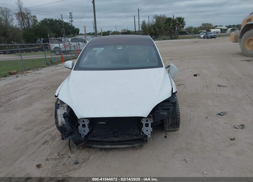 2022 TESLA MODEL X VIN: 7SAXCDE55NF360393
