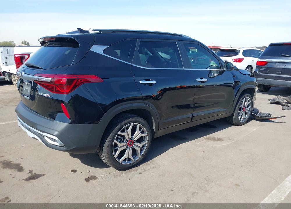 2021 KIA SELTOS VIN: KNDETCA20M7183363