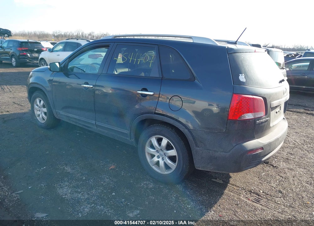 2012 KIA SORENTO LX VIN: 5XYKT3A60CG238417