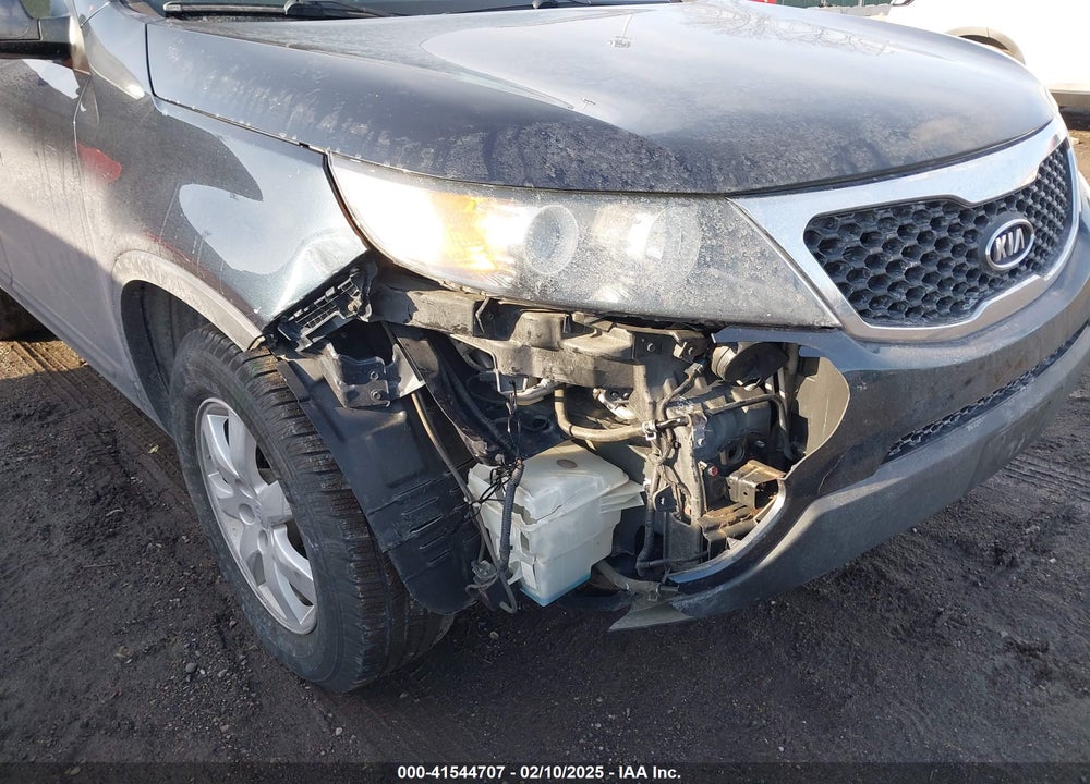 2012 KIA SORENTO LX VIN: 5XYKT3A60CG238417