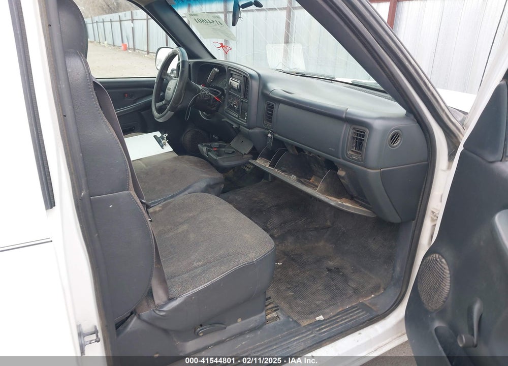2000 GMC SIERRA 1500 SL VIN: 1GTEC14V9YE900340