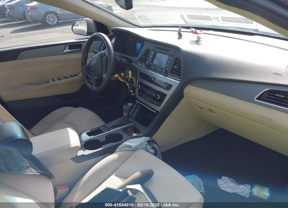 2015 HYUNDAI SONATA VIN: 5NPE24AFXFH168928