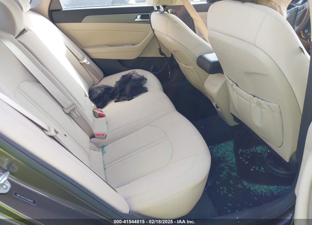 2015 HYUNDAI SONATA VIN: 5NPE24AFXFH168928