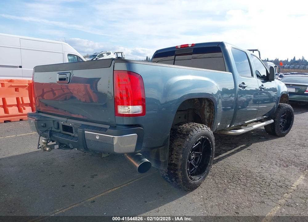 2008 GMC SIERRA 2500HD SLT VIN: 1GTHK23618F161989