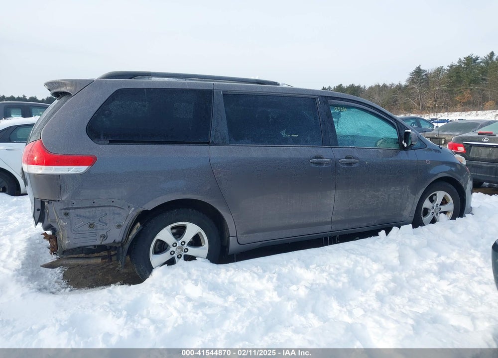 2011 TOYOTA SIENNA VIN: 5TDKK3DC9BS117956