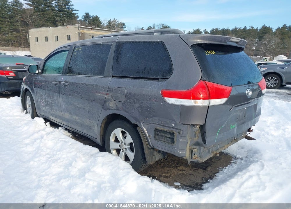 2011 TOYOTA SIENNA VIN: 5TDKK3DC9BS117956