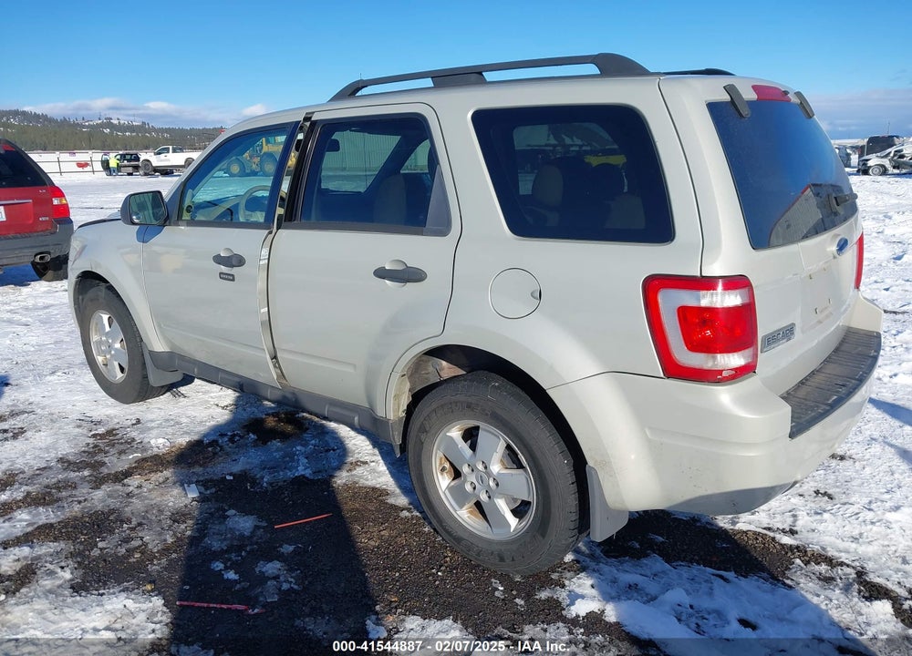 2009 FORD ESCAPE XLT VIN: 1FMCU03799KA86335