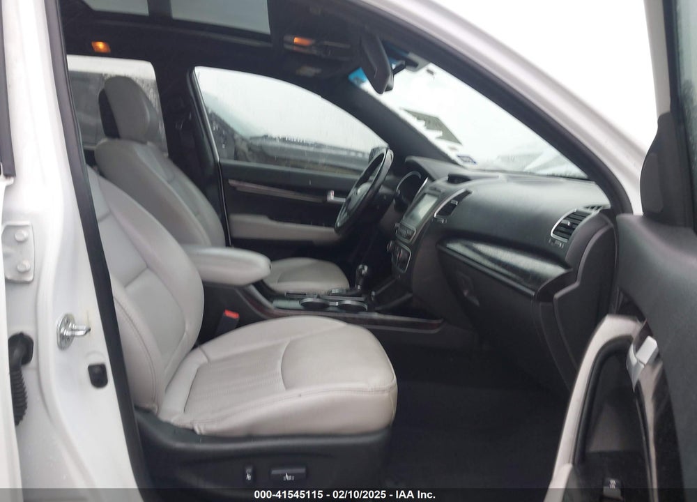 2015 KIA SORENTO LIMITED V6 VIN: 5XYKW4A71FG597902