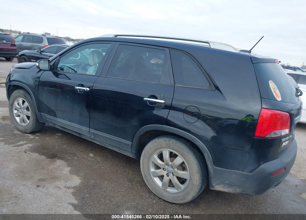 2012 KIA SORENTO LX V6 VIN: 5XYKT4A24CG287025