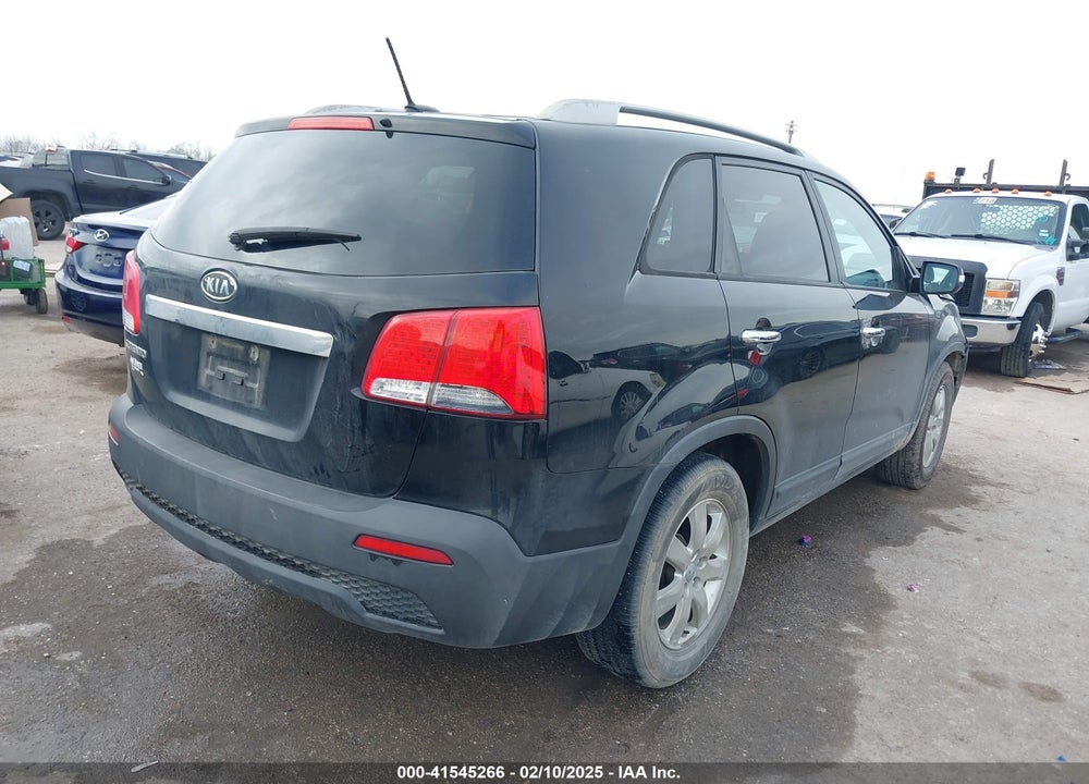 2012 KIA SORENTO LX V6 VIN: 5XYKT4A24CG287025