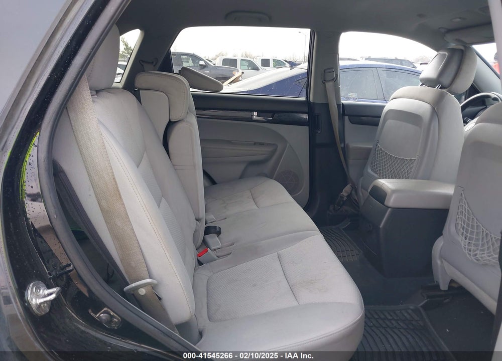 2012 KIA SORENTO LX V6 VIN: 5XYKT4A24CG287025