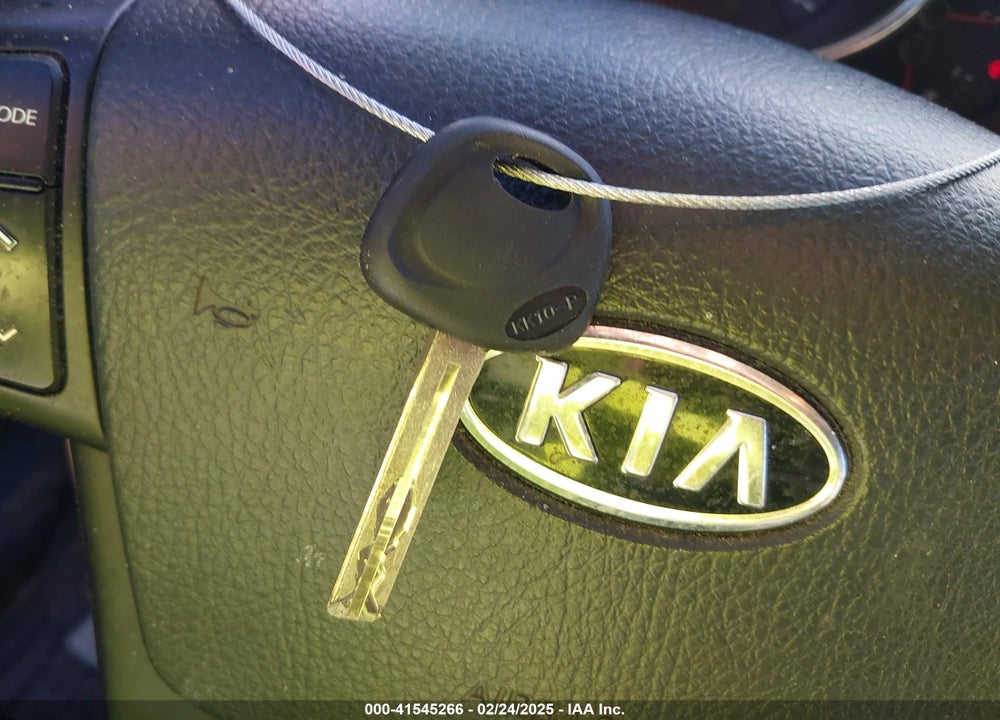 2012 KIA SORENTO LX V6 VIN: 5XYKT4A24CG287025