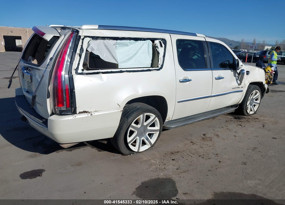 2011 CADILLAC ESCALADE ESV LUXURY VIN: 1GYS4HEF9BR203728