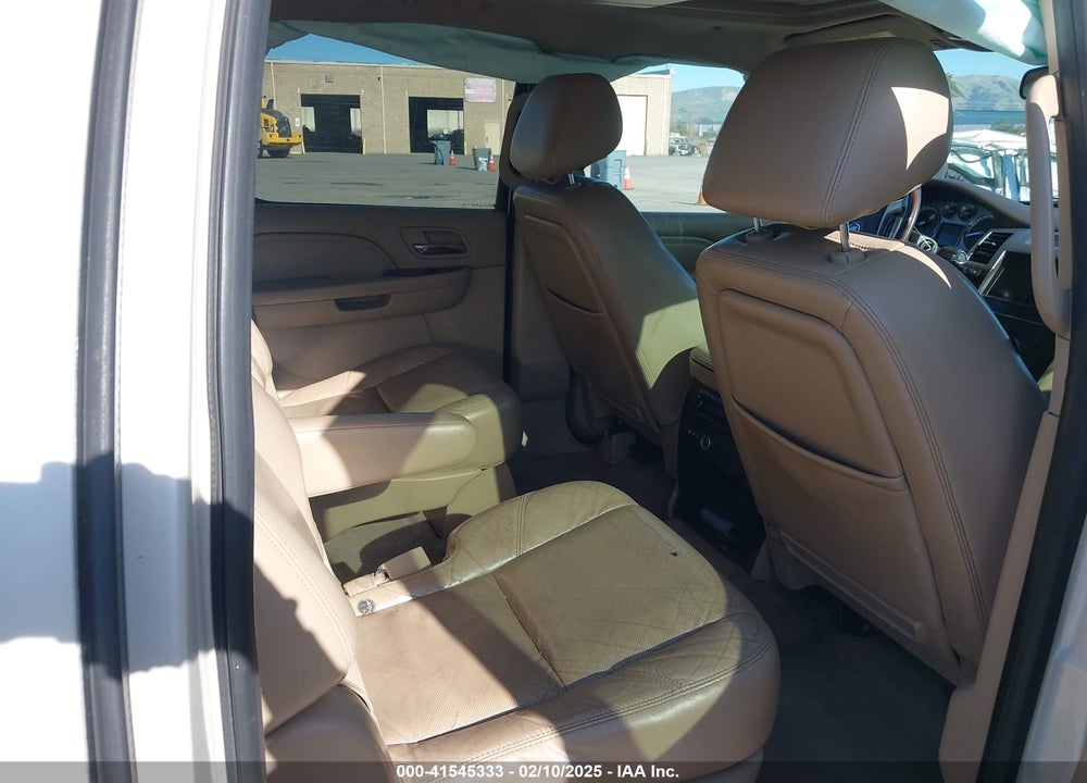 2011 CADILLAC ESCALADE ESV LUXURY VIN: 1GYS4HEF9BR203728