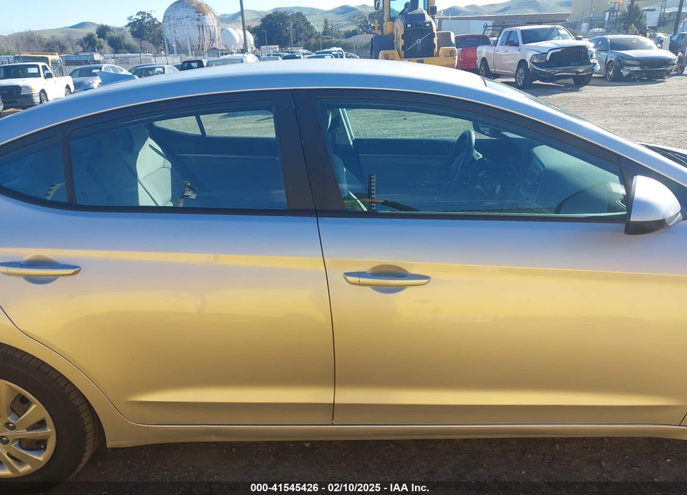 2017 HYUNDAI ELANTRA SE VIN: KMHD74LF3HU112506