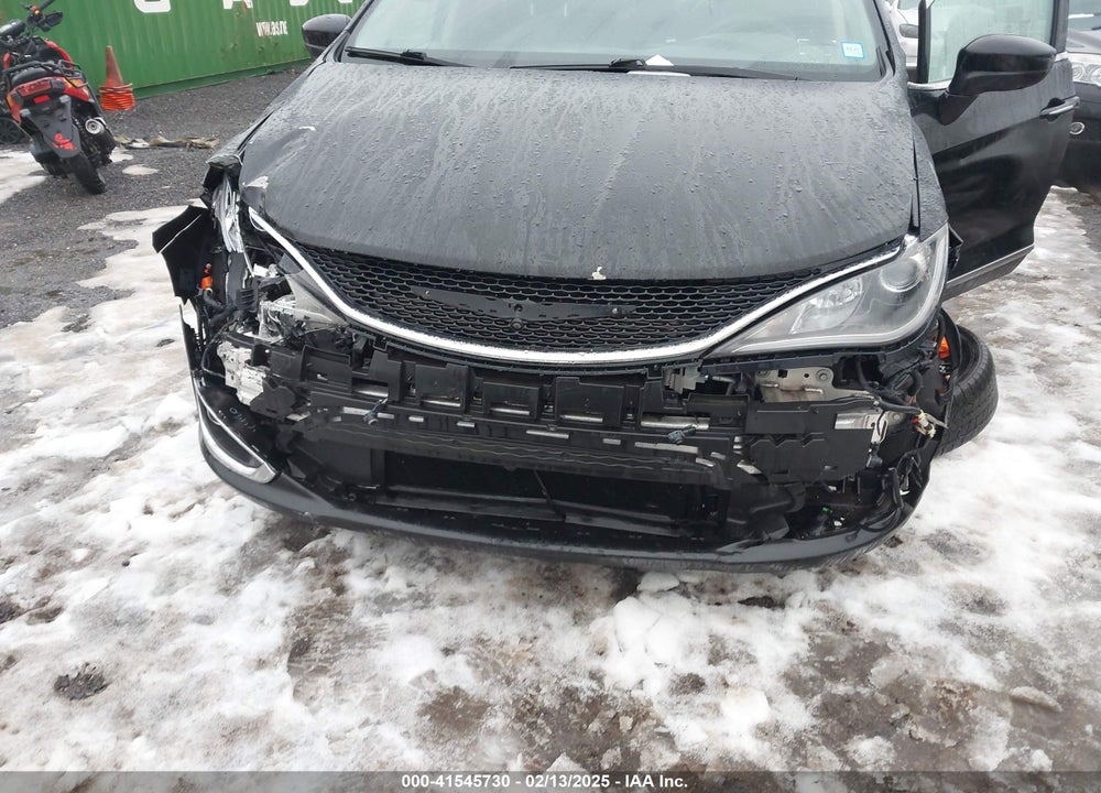 2019 CHRYSLER PACIFICA TOURING L VIN: 2C4RC1BG2KR715353