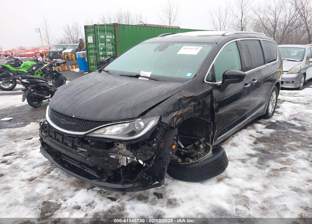 2019 CHRYSLER PACIFICA TOURING L VIN: 2C4RC1BG2KR715353