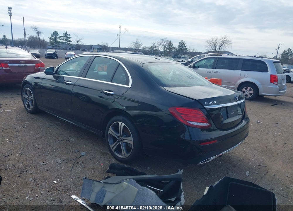 2019 MERCEDES-BENZ E 300 VIN: WDDZF4JB8KA675479