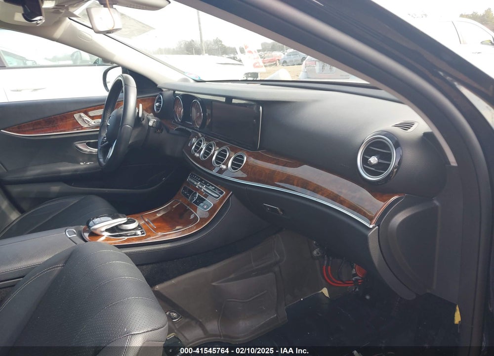 2019 MERCEDES-BENZ E 300 VIN: WDDZF4JB8KA675479