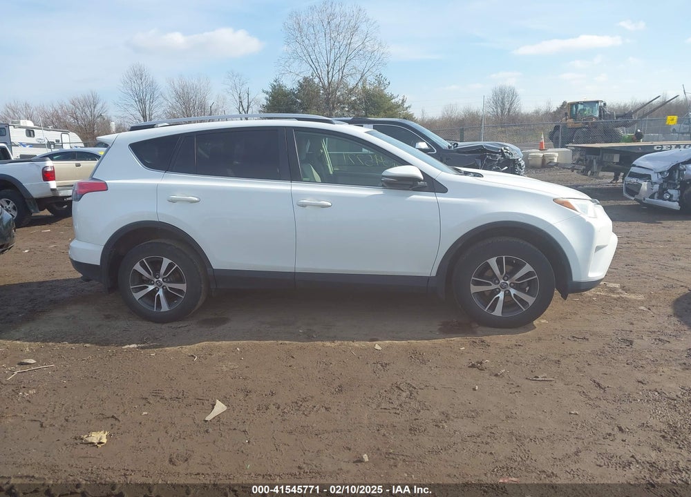 2016 TOYOTA RAV4 XLE VIN: JTMRFREV8GJ104562